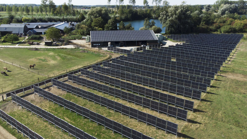 Des panneaux solaires transversaux